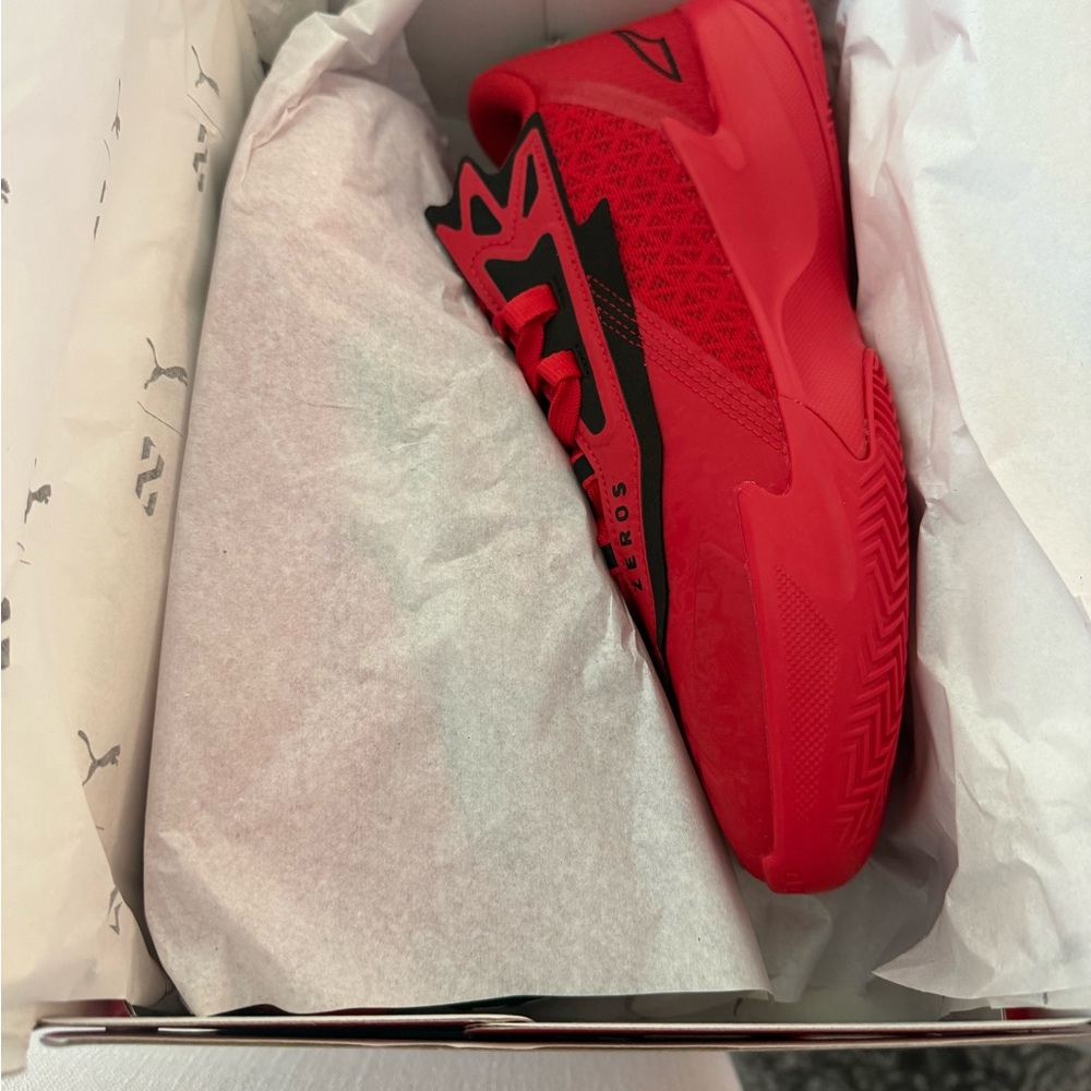 Puma Scoot Zeros II Red and Black Athletic Shoes brand new